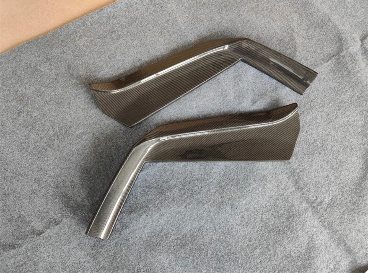 Ferrari 488 GTB / Spider Real Carbon Fiber Front Bumper Corner Splitter Trim