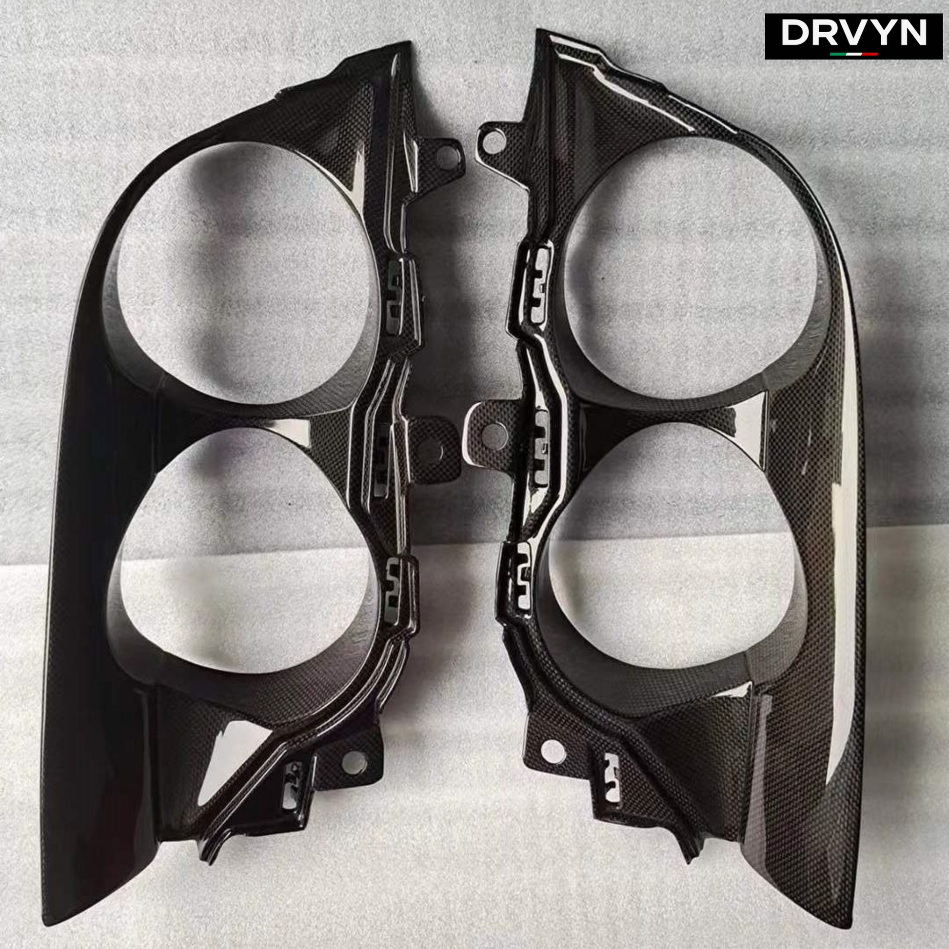 DRVYN OEM Style Dry Carbon Fiber Rear Lamp Cover  For Ferrari 812 Superfast - photo 2 - Drvyn