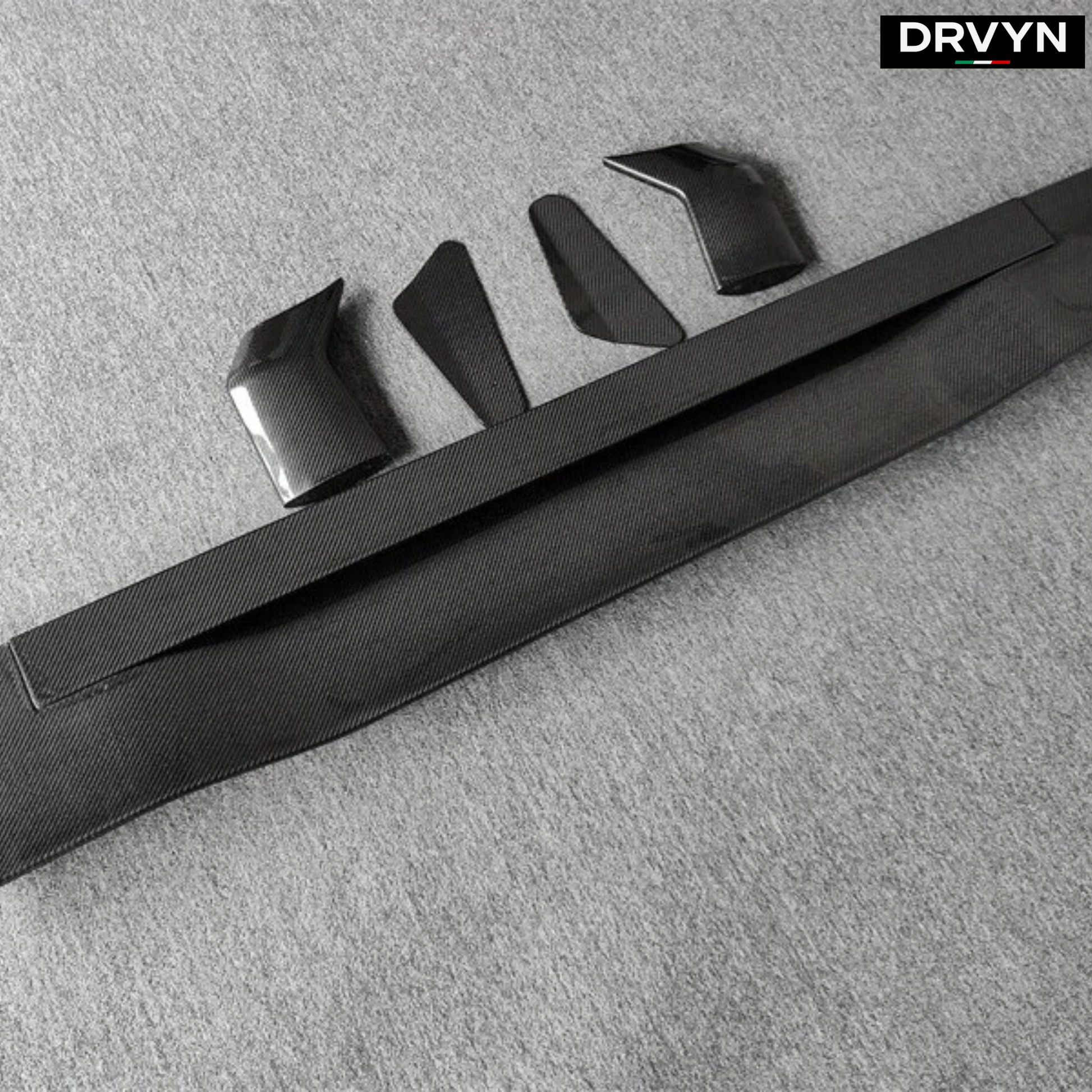 DRVYN Ferrari 812 GTS Modified with 812 Real Carbon Fiber Large Tail Wing - photo 2 - Drvyn