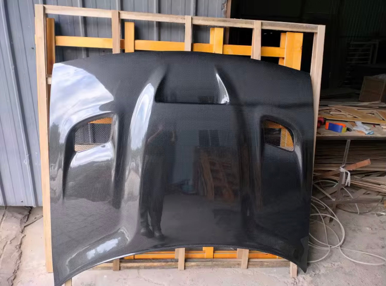 Dodge Challenger – Full Carbon Fiber V2 Vented SRT Style Hood (2015–2023)
