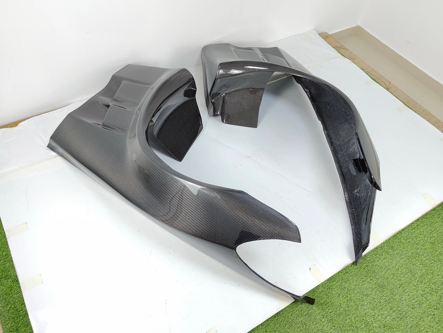 DRVYN Corvette C6 2006–2013 Carbon Fiber V1 Style Front Vented Fenders